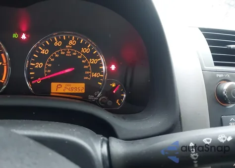 2011 Toyota Corolla S z USA, uszkodzony, nr VIN 2T1BU4EE3BC728039